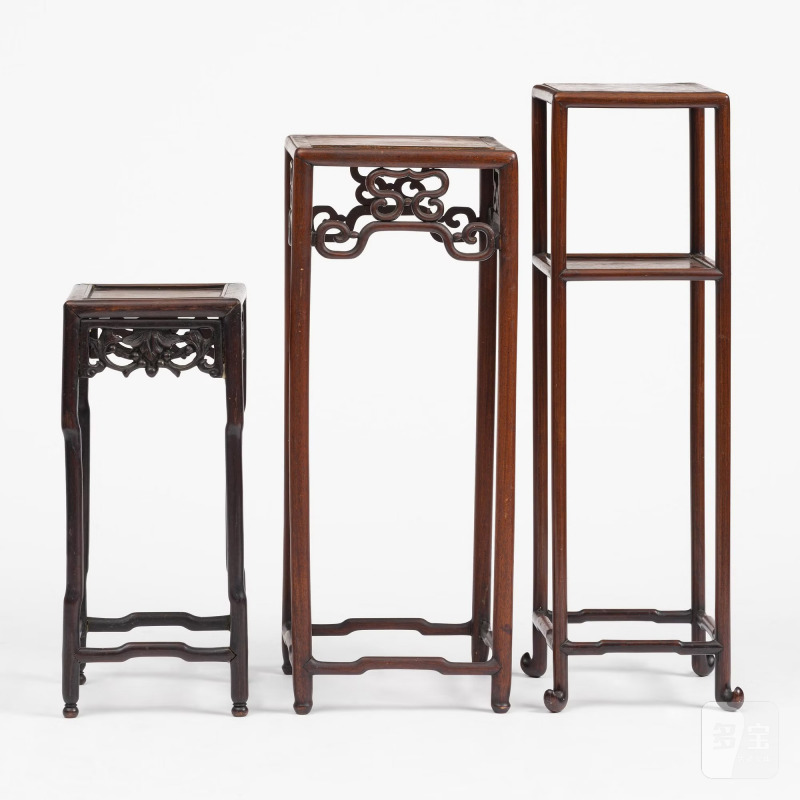 A group of three hardwood tall tables, - 图3